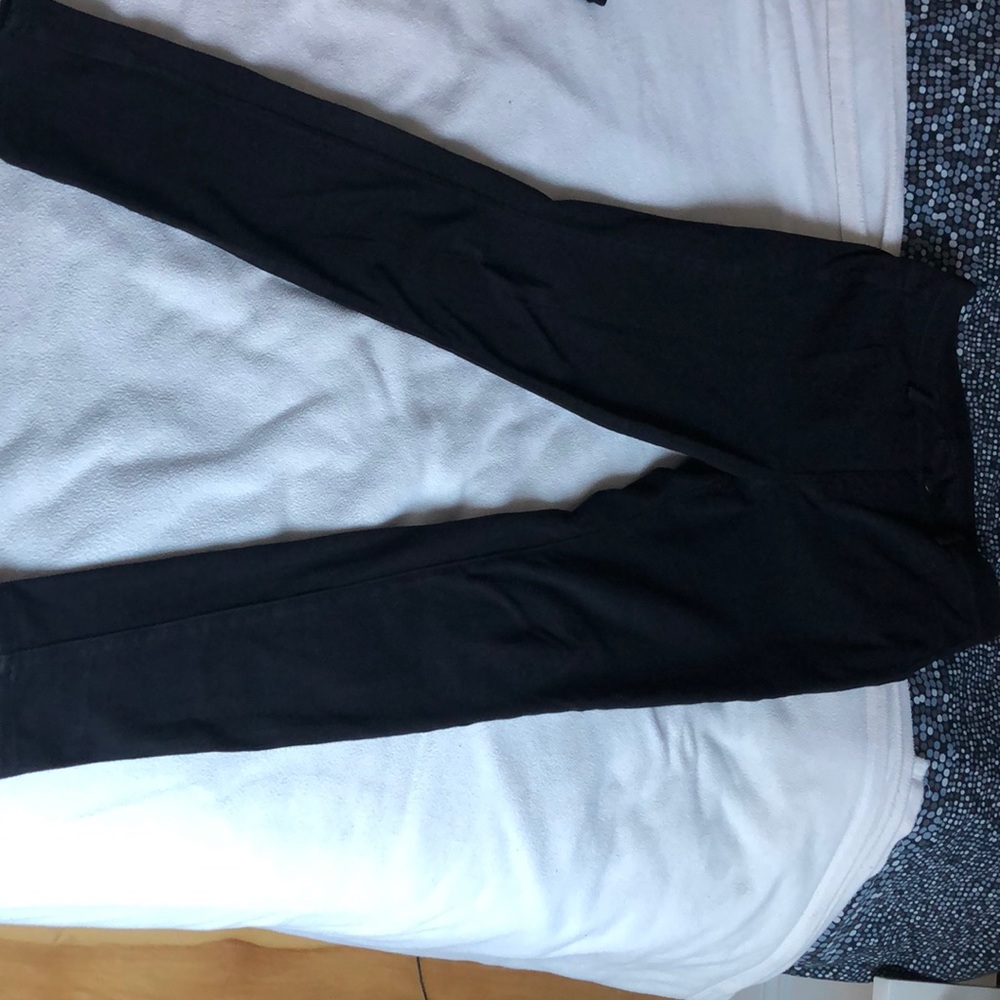 Uniqlo Black Jeggins (Size L)